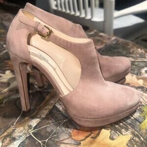 Cute prada soft leather pumps